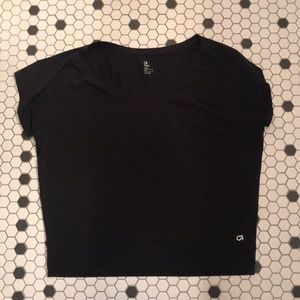 Women’s Gap Fit stretchy workout shirt Medium